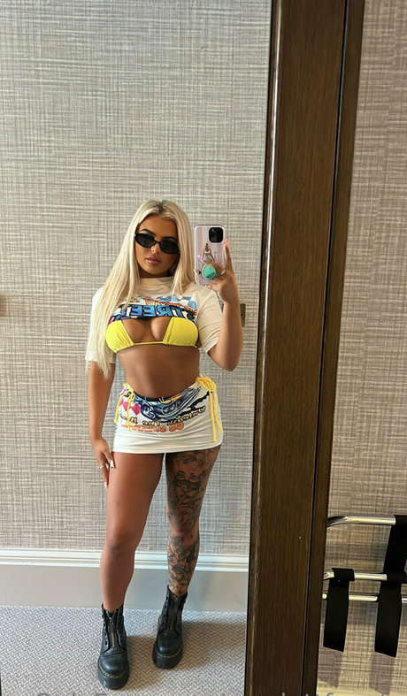 Photo nue de fuite OnlyFans de Scarlettfoxvip