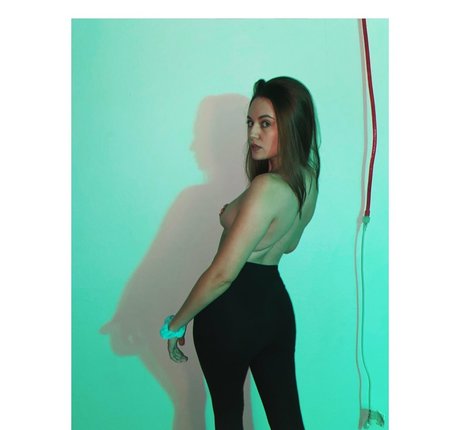 Girloncinema