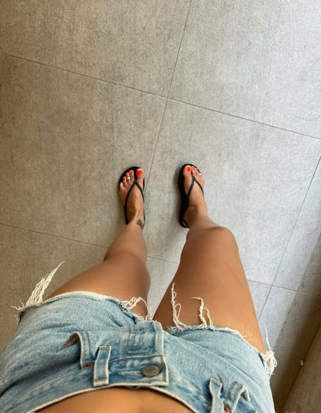 Photo nue de fuite OnlyFans de Mariefrenchfeetgirlfree
