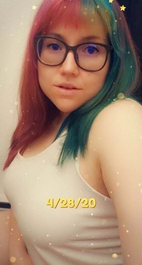 Photo nue de fuite OnlyFans de Vvpurplerosevv
