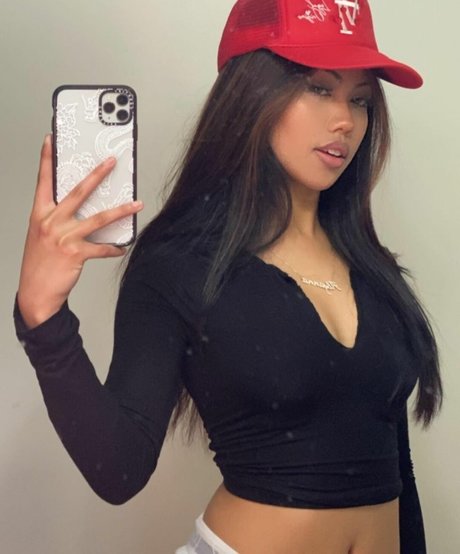 Photo nue de fuite OnlyFans de Alyanna Joelle