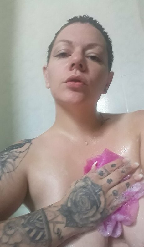 Theamputeebitch