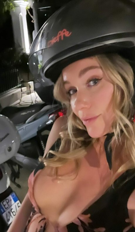 Photo nue de fuite OnlyFans de Katrina Bowden