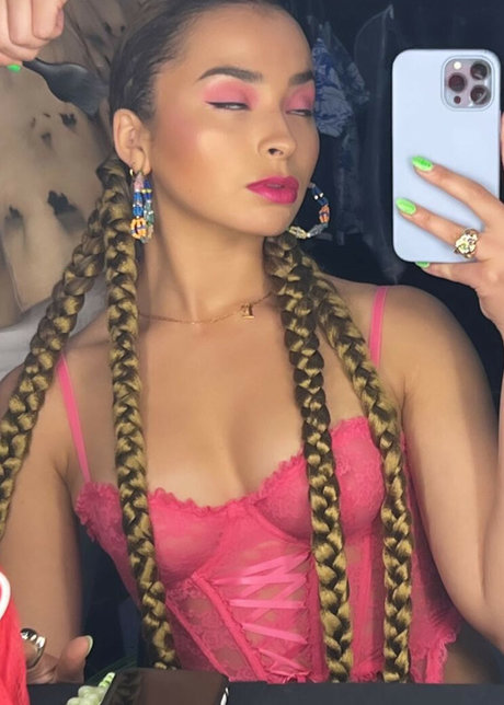 Ella Eyre
