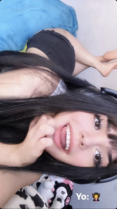 Photo nue de fuite OnlyFans de Chxrryxblossom