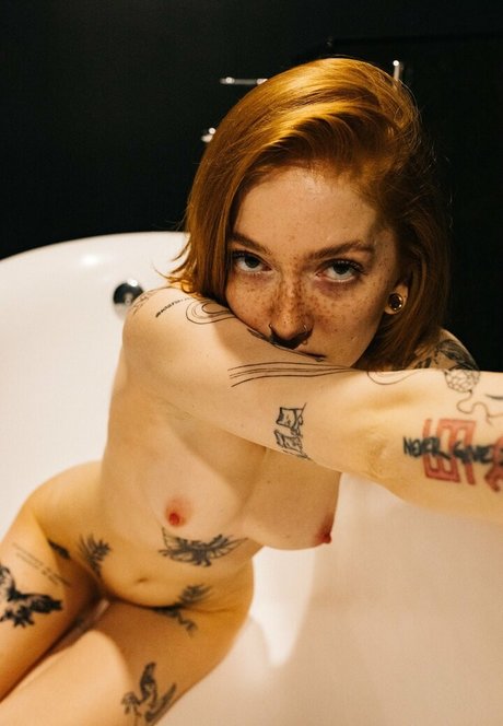 Photo nue de fuite OnlyFans de Naiadthenymph