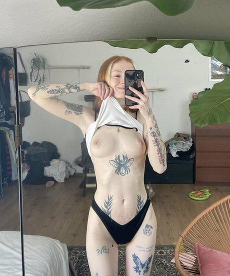 Photo nue de fuite OnlyFans de Naiadthenymph