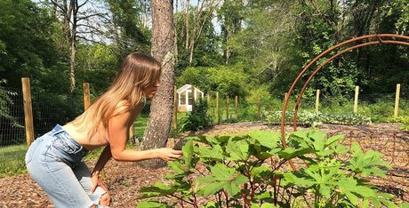 Photo nue de fuite OnlyFans de The Naked Gardener