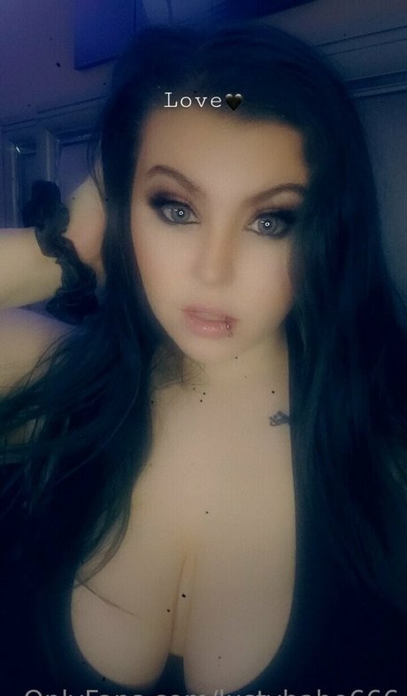 Photo nue de fuite OnlyFans de Lustybabe666