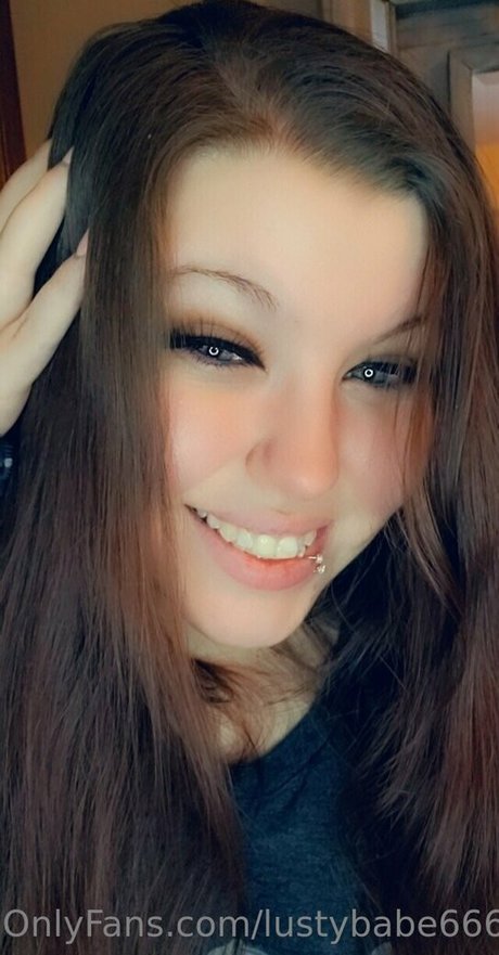 Photo nue de fuite OnlyFans de Lustybabe666