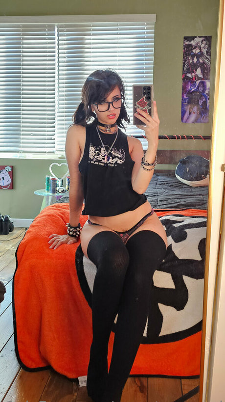 Emostonergorl