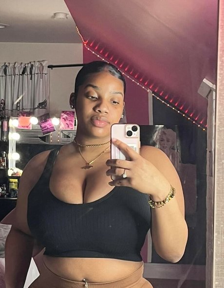 Photo nue de fuite OnlyFans de Chenilletv