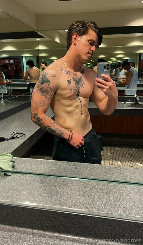 Photo nue de fuite OnlyFans de Ryangross