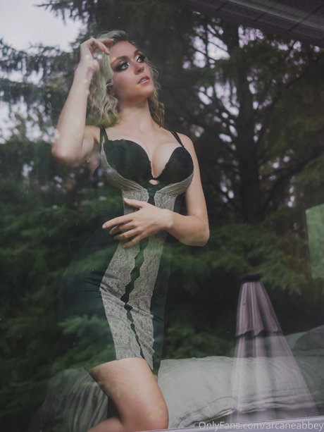 Photo nue de fuite OnlyFans de Arcane Abbey