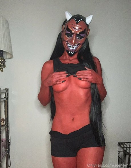 Photo nue de fuite OnlyFans de Scenemilf