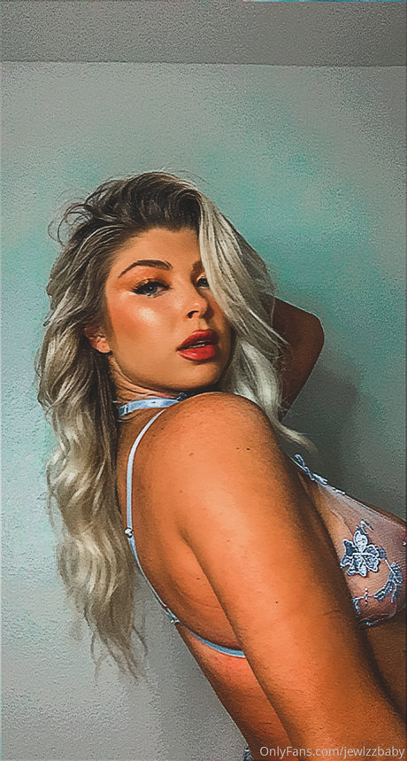 Photo nue de fuite OnlyFans de Ava Rosee Jewlzzbaby