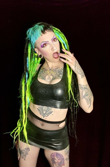Photo nue de fuite OnlyFans de Elfspitfree