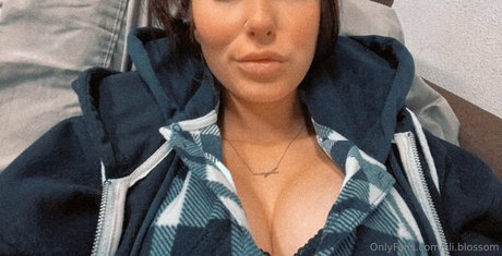 Photo nue de fuite OnlyFans de Liliblossom