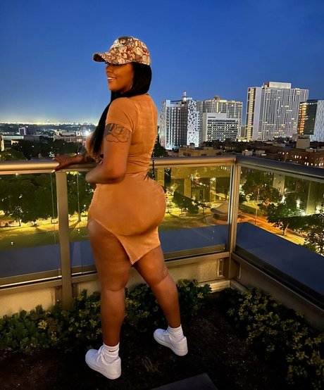 Photo nue de fuite OnlyFans de Nunu Nellz