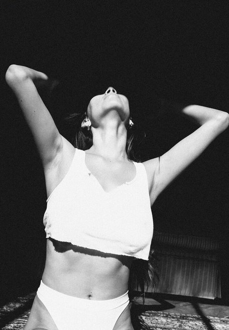Photo nue de fuite OnlyFans de Desiree Flores