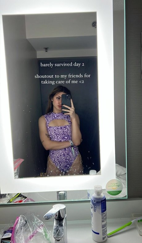 Photo nue de fuite OnlyFans de Leoniemontybtw