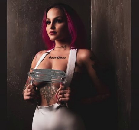 Dzsenifer Vajai