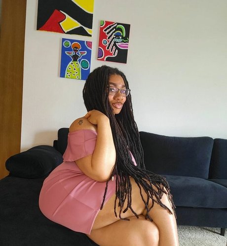 Photo nue de fuite OnlyFans de Locked Honey Princess
