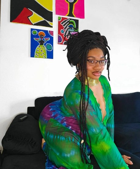 Photo nue de fuite OnlyFans de Locked Honey Princess