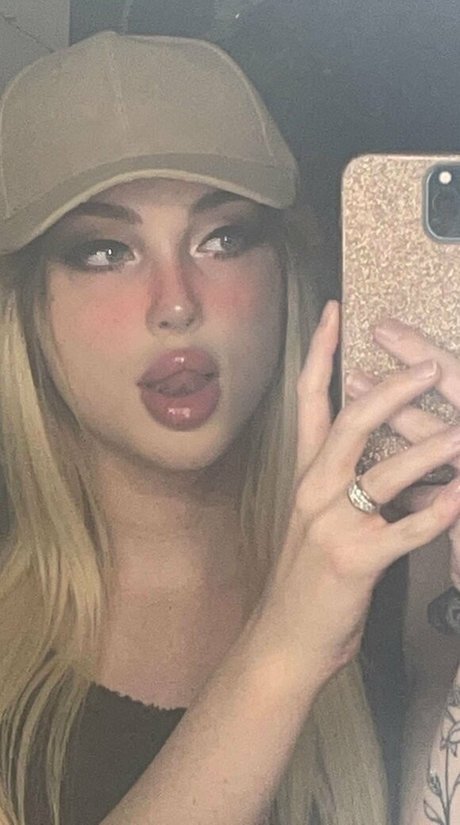 Photo nue de fuite OnlyFans de Cutiepii33quinn