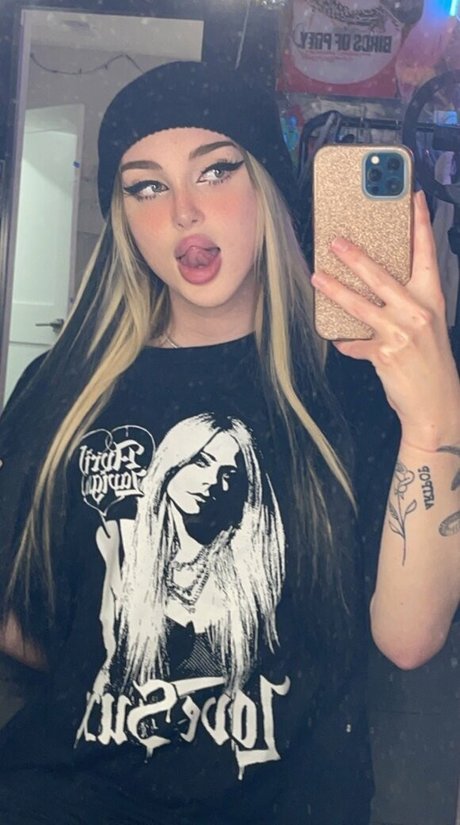 Photo nue de fuite OnlyFans de Cutiepii33quinn