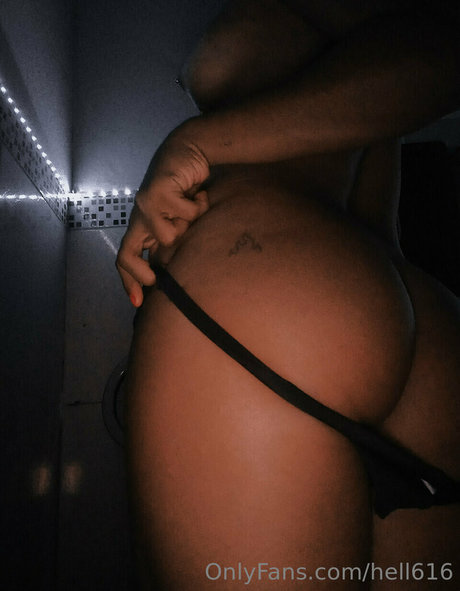 Photo nue de fuite OnlyFans de Hell616