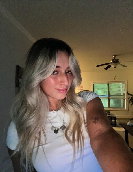 Photo nue de fuite OnlyFans de Hailey Felt