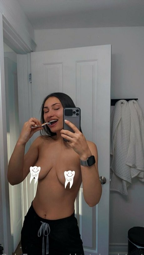 Photo nue de fuite OnlyFans de Dentalassistantgirl