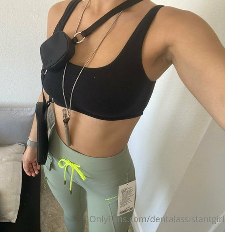 Dentalassistantgirl