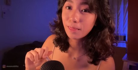 Photo nue de fuite OnlyFans de Moon Blitz Asmr