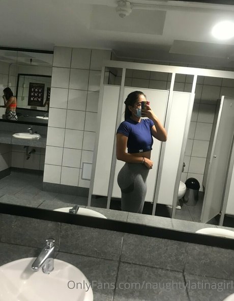Photo nue de fuite OnlyFans de Naughtylatinagirl