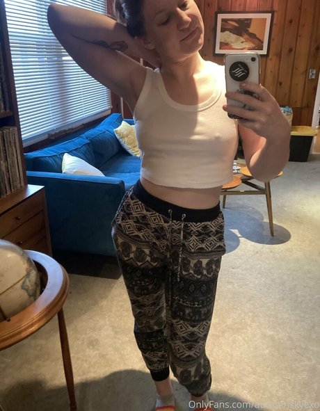Photo nue de fuite OnlyFans de Autumnskyexo