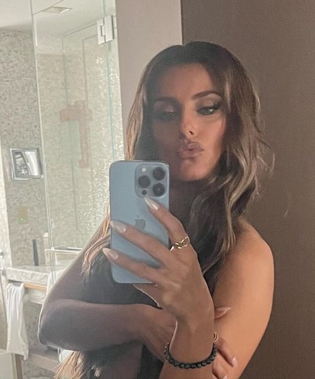 Photo nue de fuite OnlyFans de Nelly Furtado