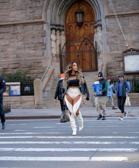 Angela Simmons