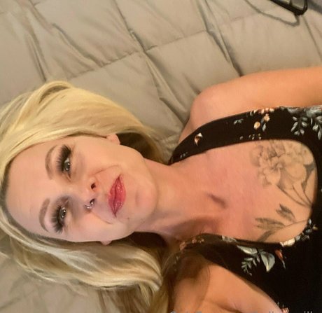 Photo nue de fuite OnlyFans de Mummyk