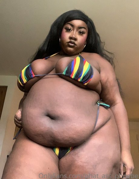 Phat_ass_phoebe