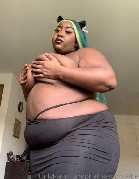 Phat_ass_phoebe
