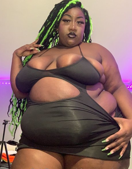 Phat_ass_phoebe