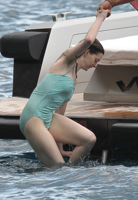 Anne Hathaway