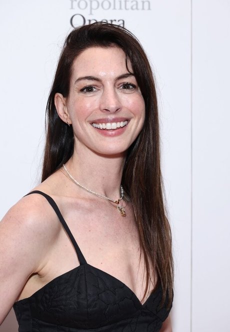 Anne Hathaway