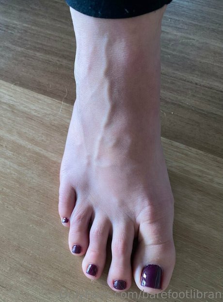 Photo nue de fuite OnlyFans de Barefootlibran