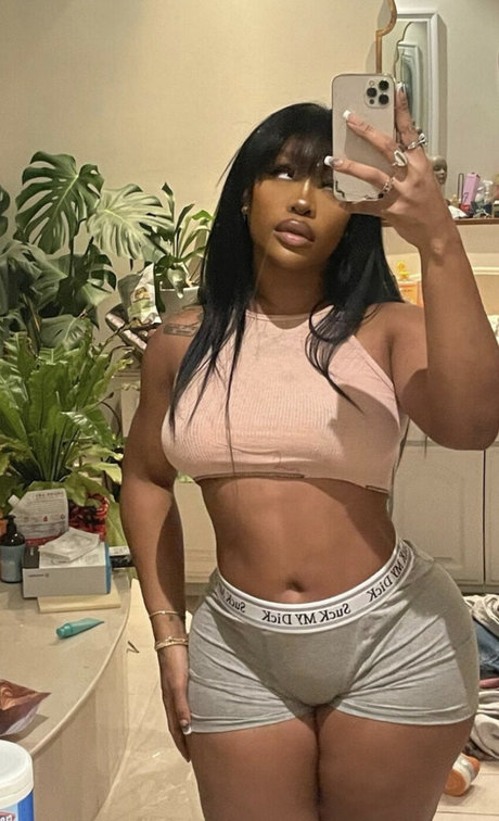 Photo nue de fuite OnlyFans de Sza