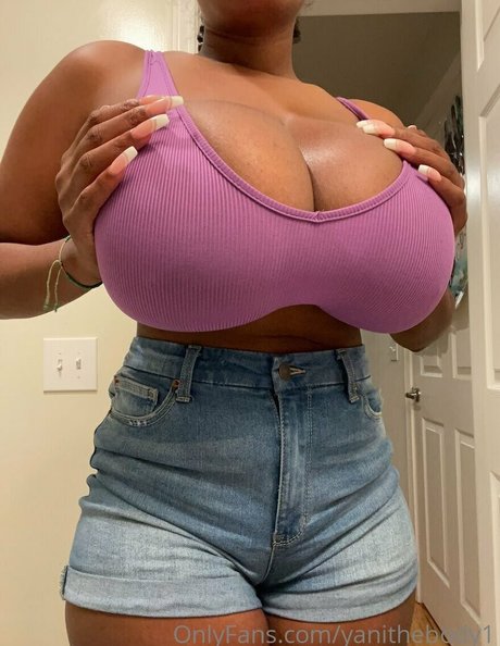 Photo nue de fuite OnlyFans de Yanithebbody1