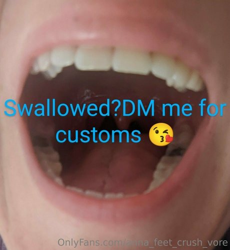 Annafeetcrushvore