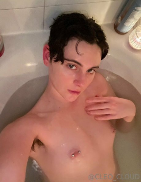 Photo nue de fuite OnlyFans de Kingleocloud